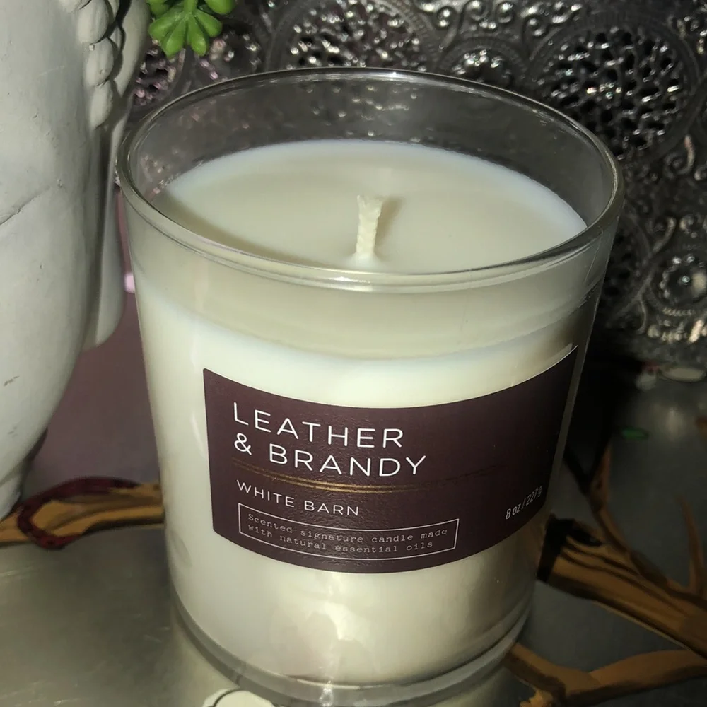 Bath and Bodyworks one wick candle leather and brandy - Picture 3 of 4
